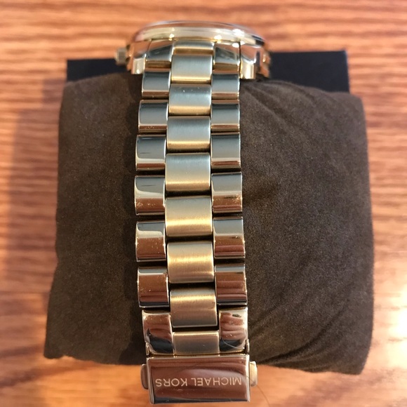 Michael Kors Jet Set Watch - Gold - Picture 3 of 6